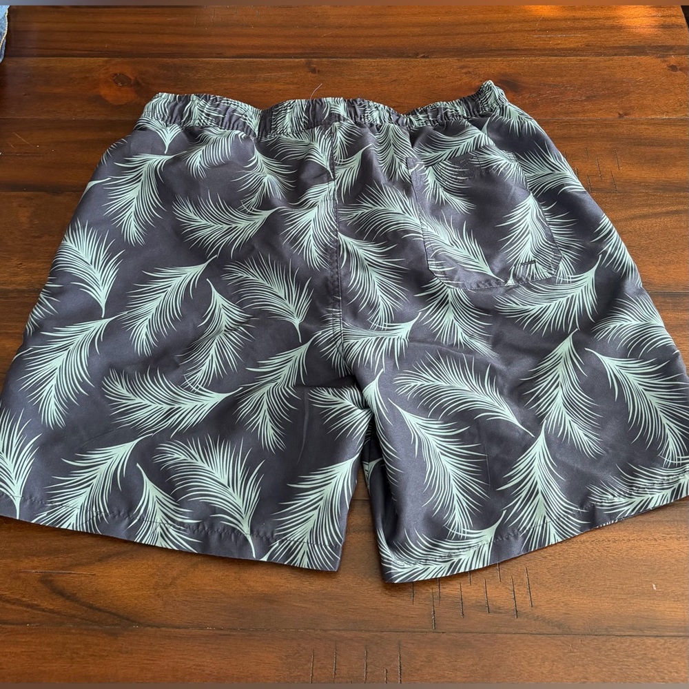 Island Fever Palm Leaf Print Swim Shorts – Charcoal & Sage – Men’s M